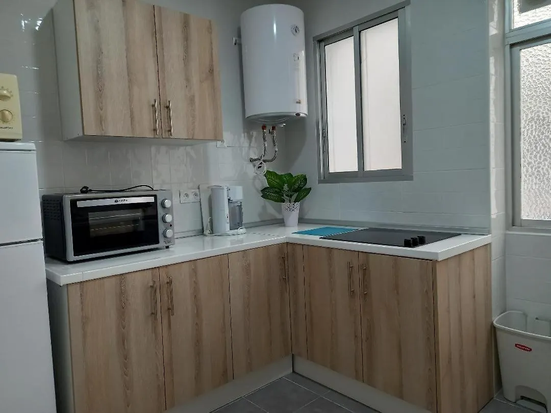 Central Apartment With Large Terrace مالقة 0*,