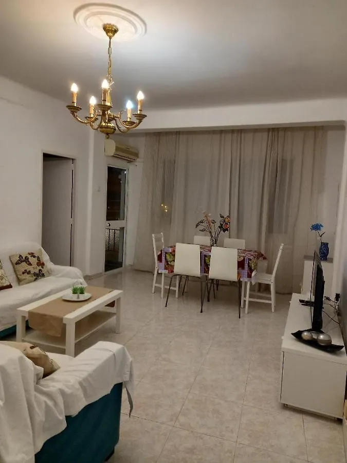 Central Apartment With Large Terrace مالقة 0*,  إسبانيا